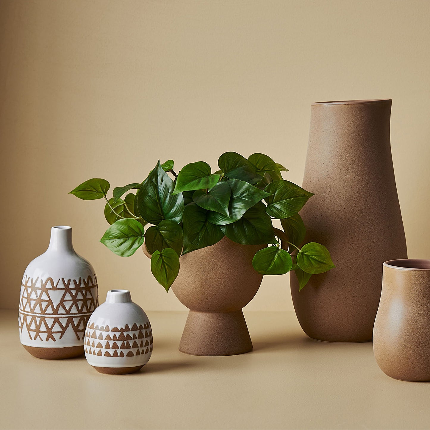 Mona Trophy Vase | Almond