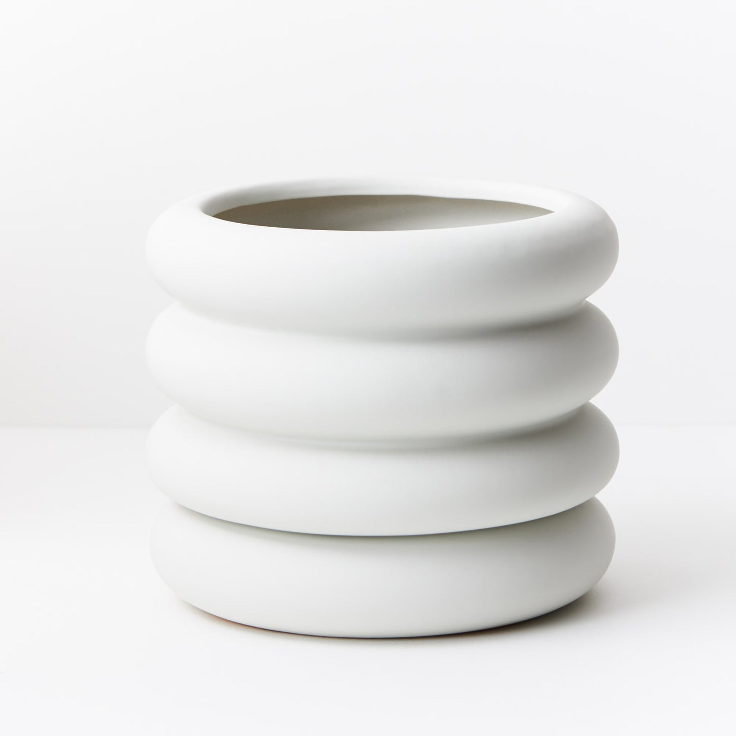 Danica Pot with saucer | White