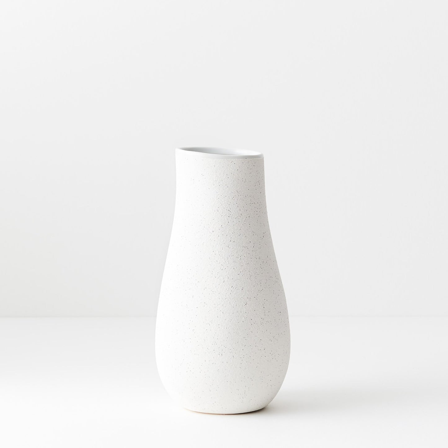 Mona J Vase | White