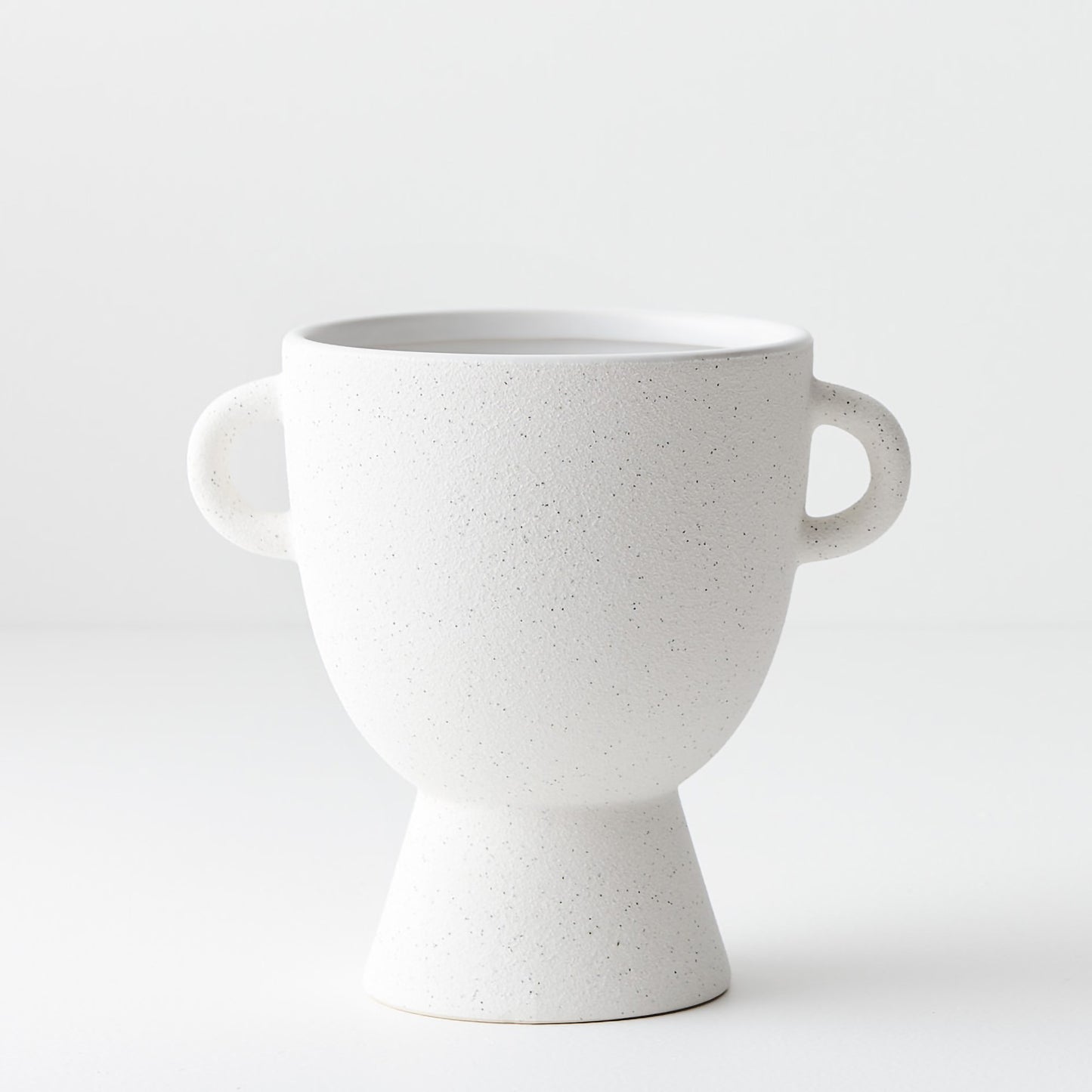 Mona Trophy Vase | White